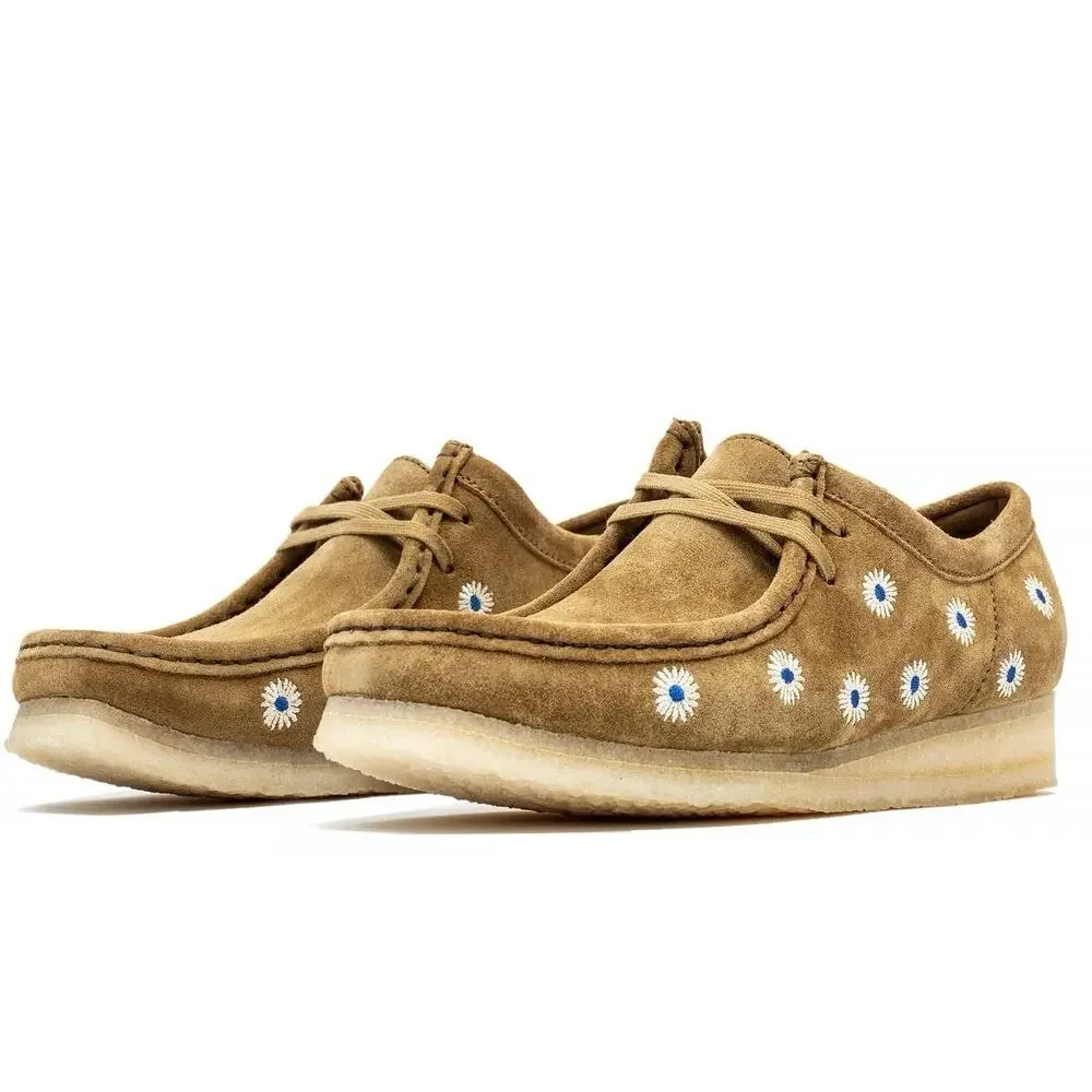CLARKS Dark Olive Embroidered Suede Wallabees Size 11.5W New in Box MSRP $195